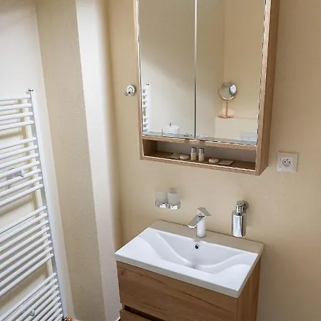 Guest house Deloris 4*