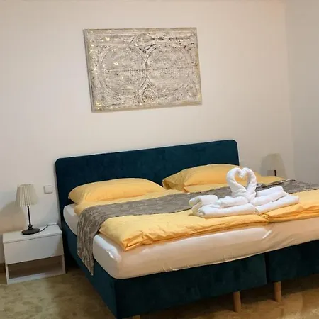 Deloris Trencin