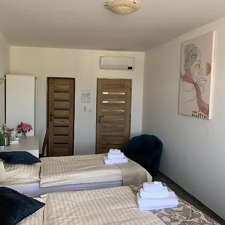 Deloris Guest house