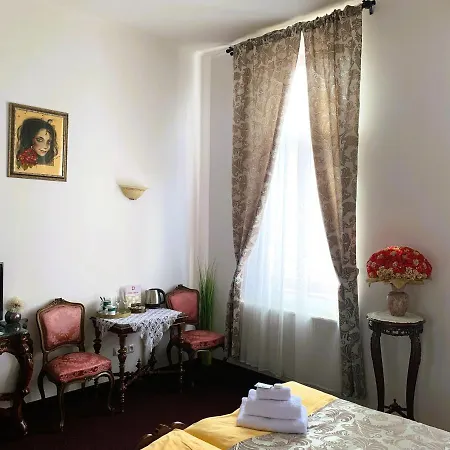 Deloris Guest house
