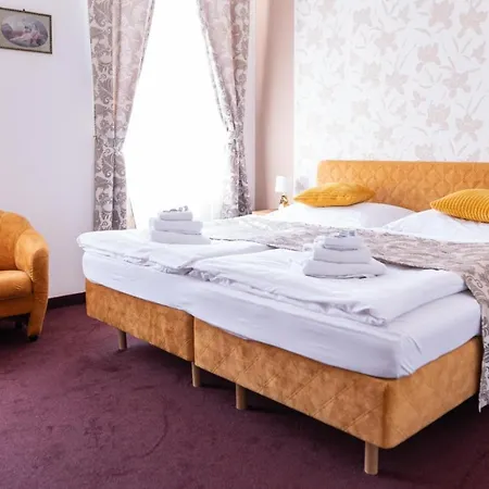 Deloris 4*