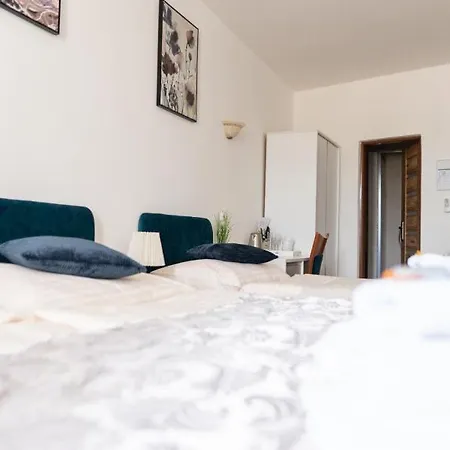 Deloris 4* Trenčín