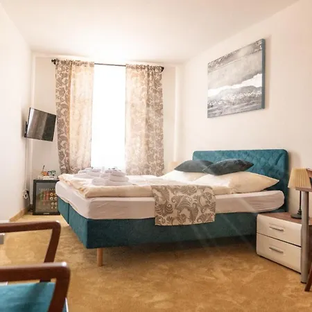 Deloris 4* Trenčín